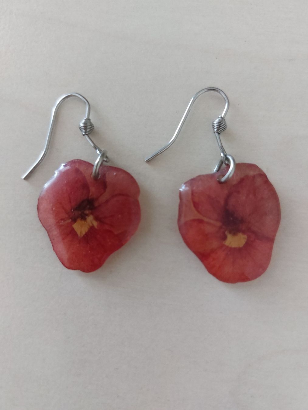 Orecchini pendenti & Orecchini a lobo: Handgemachte Ohrringe mit echter Blume, neu und einmalig! – Usato da Baden venduto da BanaBoutique