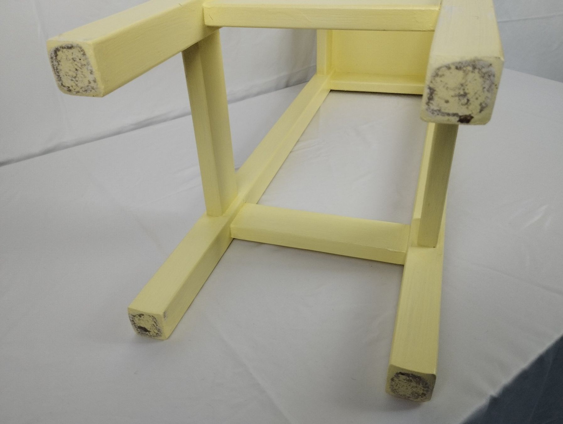 Sgabelli: Holz-Barhocker gelb – Usato da Schübelbach venduto da Restwert_Schubelbach 7