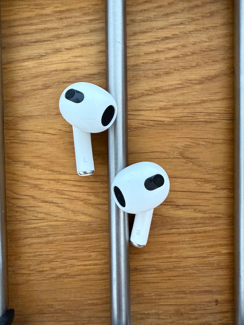 Apple Cuffie: APPLE AirPods 3 – Usato da Lausanne venduto da Nine1982 9