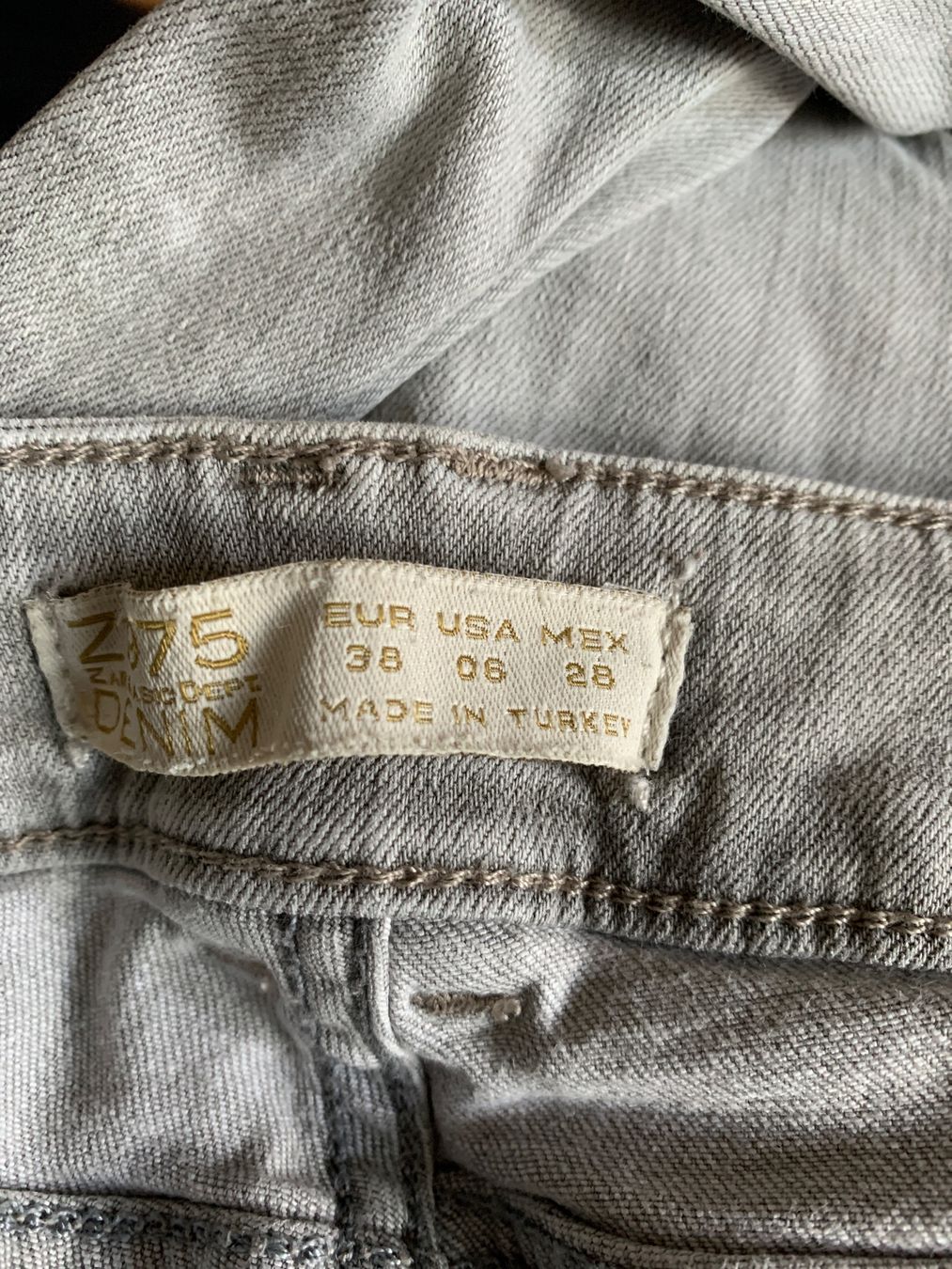 Zara Jeans: Joli jeans gris Zara taille 38 – Usato da MEYRIN venduto da Gwendo10 2