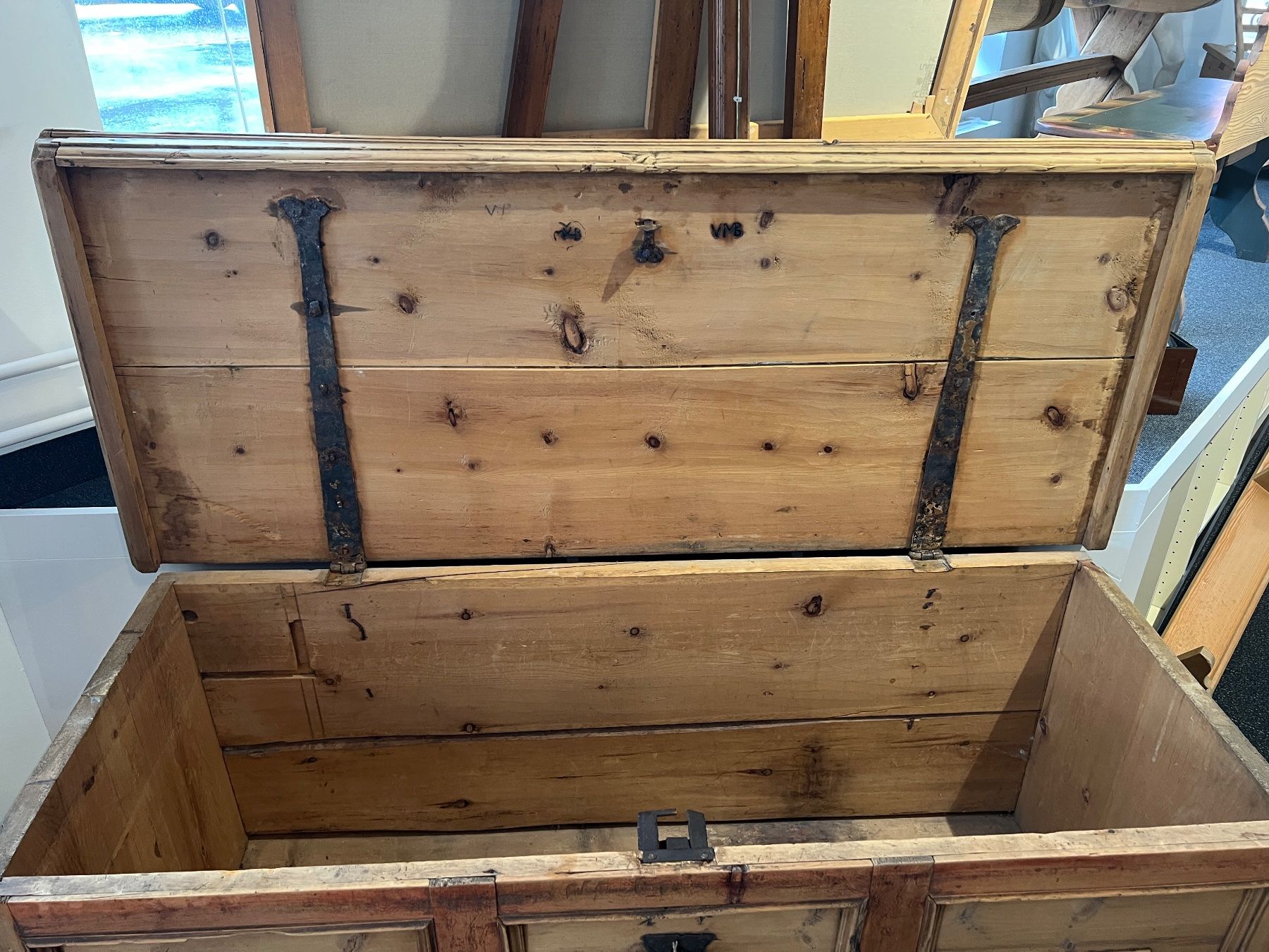 Cassapanche: Arventruhe Unterengadin – Usato da Gossau SG venduto da Keller-Antiques 1