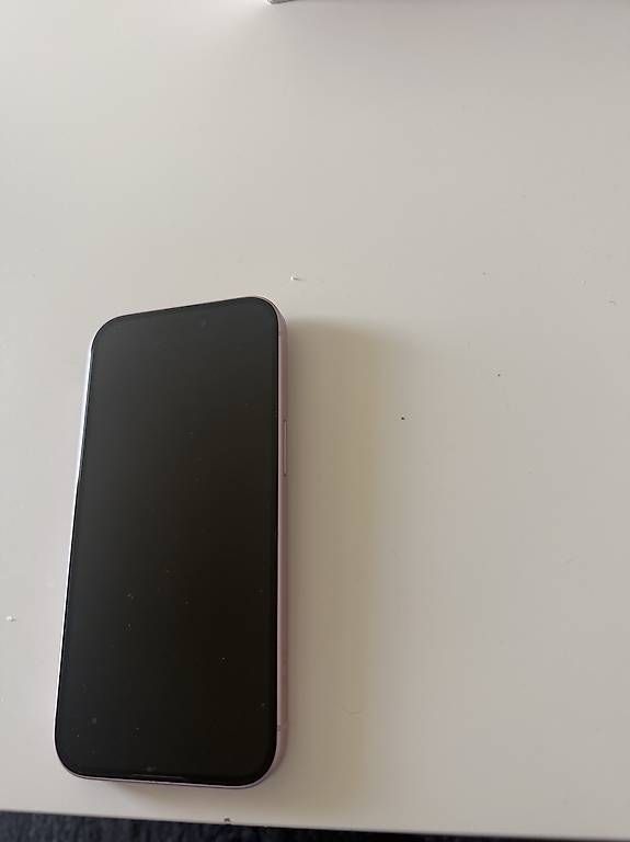 Handys / Smartphones: iPhone 15 couleur Pink à vendre  – Gebraucht aus Delémont von eng_lsm2 1
