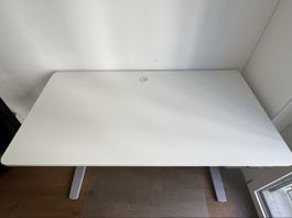 Höhenverstellbarer Schreibtisch weiss Gestell grau