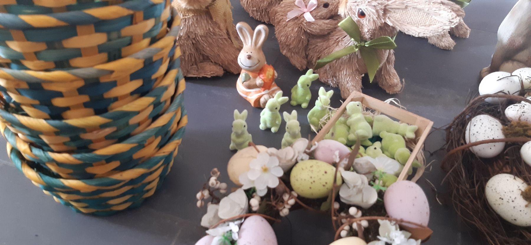 Tutte le decorazioni: Osterdeko, Osterhasen, Eier, Dekoartikel – Usato da Richterswil venduto da ADIACE010 3