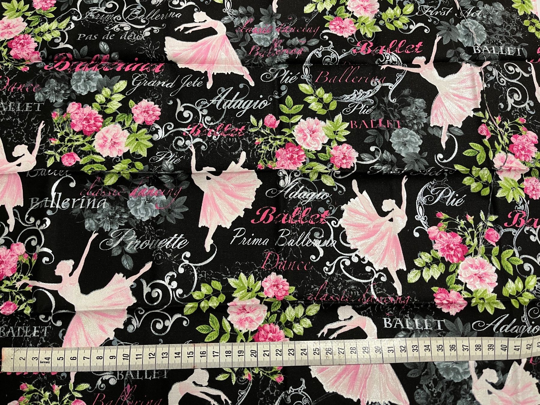 Tessuti: Patchworkstoffe Thema Ballet 6 FQ schwarz-silber-rosa – Nuovo (secondo la descrizione) da Seuzach venduto da KreativmitStoff 3