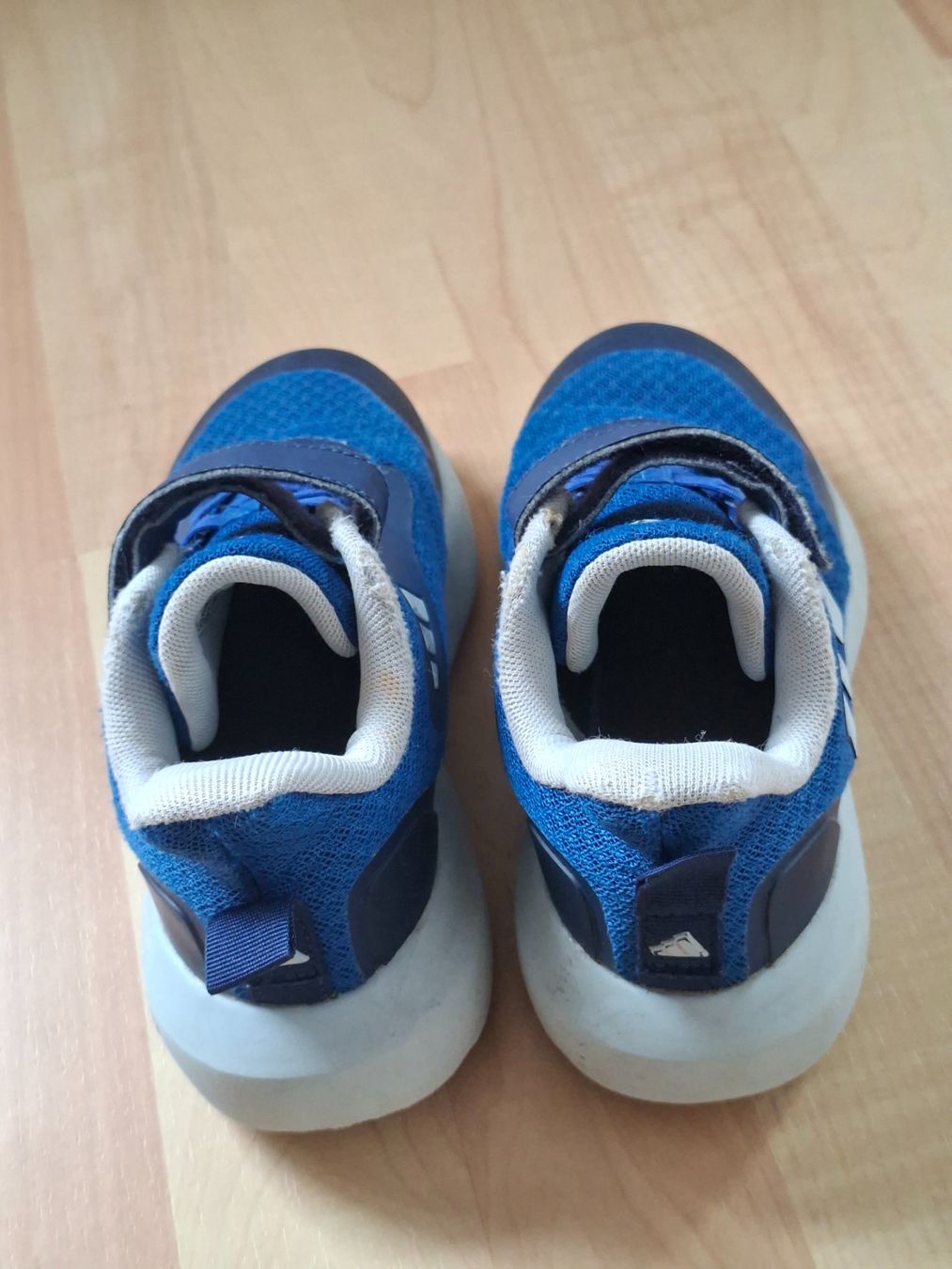 Adidas Scarpe da uomo: Schuhe Gr. 33,5 – Usato da Niederlenz venduto da ion_gv7d 3