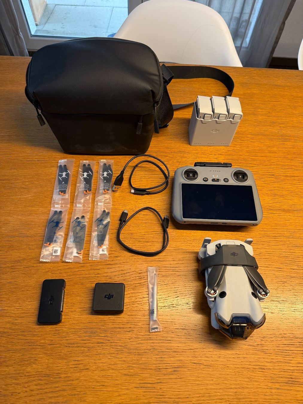 DJI RC Kits de montage: DJI Mini 4Pro Fly More Combo+Weitwinkelobjektiv+ND-Filterset – Neuf (Voir description) à Rupperswil par D.Vergara