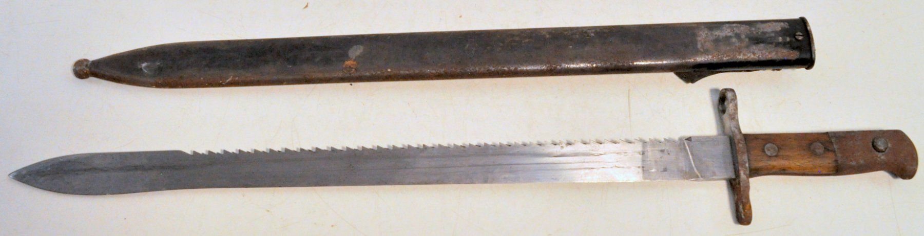 Schweizer Armee Stichwaffen: Ancienne "grande" baïonnette armée Suisse – Gebraucht aus Neuchâtel von Neuchatel 1