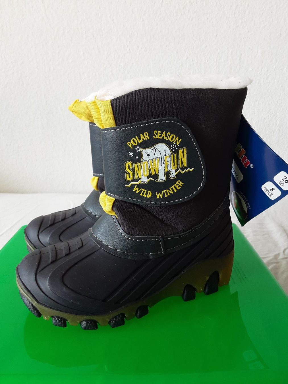 Schuhe für Jungen: Kinder Blinkwinterstiefel – Neu und originalverpackt aus Glattfelden von Roman2504