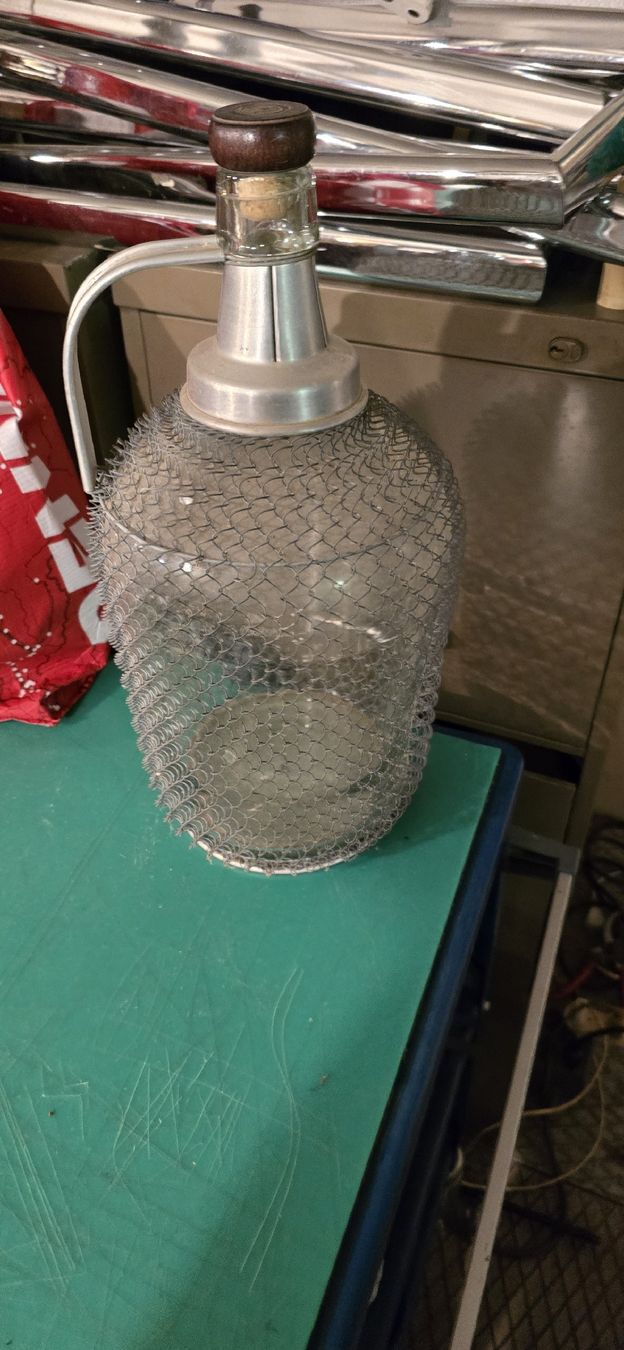 Bottiglie: Antike Flasche mit Drahtgeflecht – Usato da Basel venduto da Jcva 5