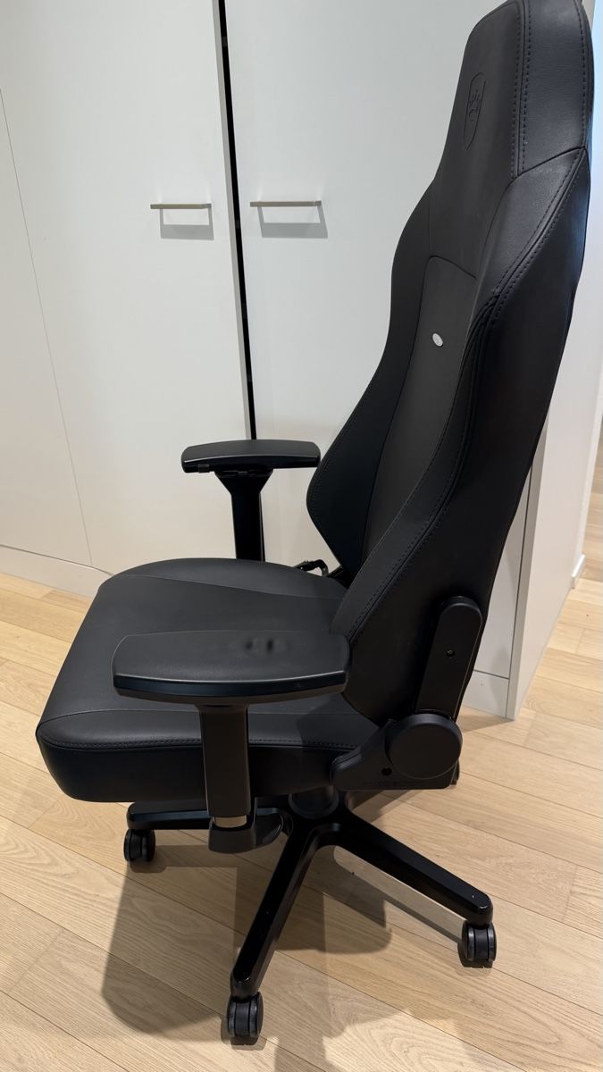 Noblechairs Sedie: Noblechair HERO - Black edition – Usato da Luzern venduto da EmmentalerOG 1