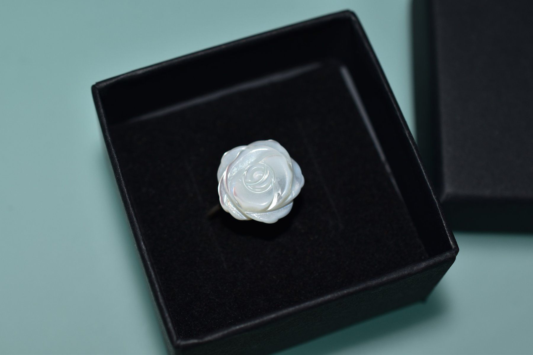 Anelli: Damen Ring aus Sterlingsilber mit Blume aus Perlmutt, 52 – Nuovo e nell'imballaggio originale da Laufen venduto da flowerfan 1