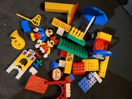 Lego Mickey mouse et Minnie mouse format Fabuland  + pièces