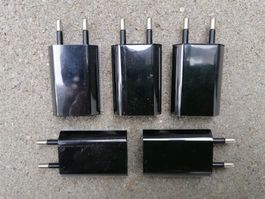 USB Ladegeräte klein, 5V/1A, Lieferung: 5 Stk, Fabrikneu