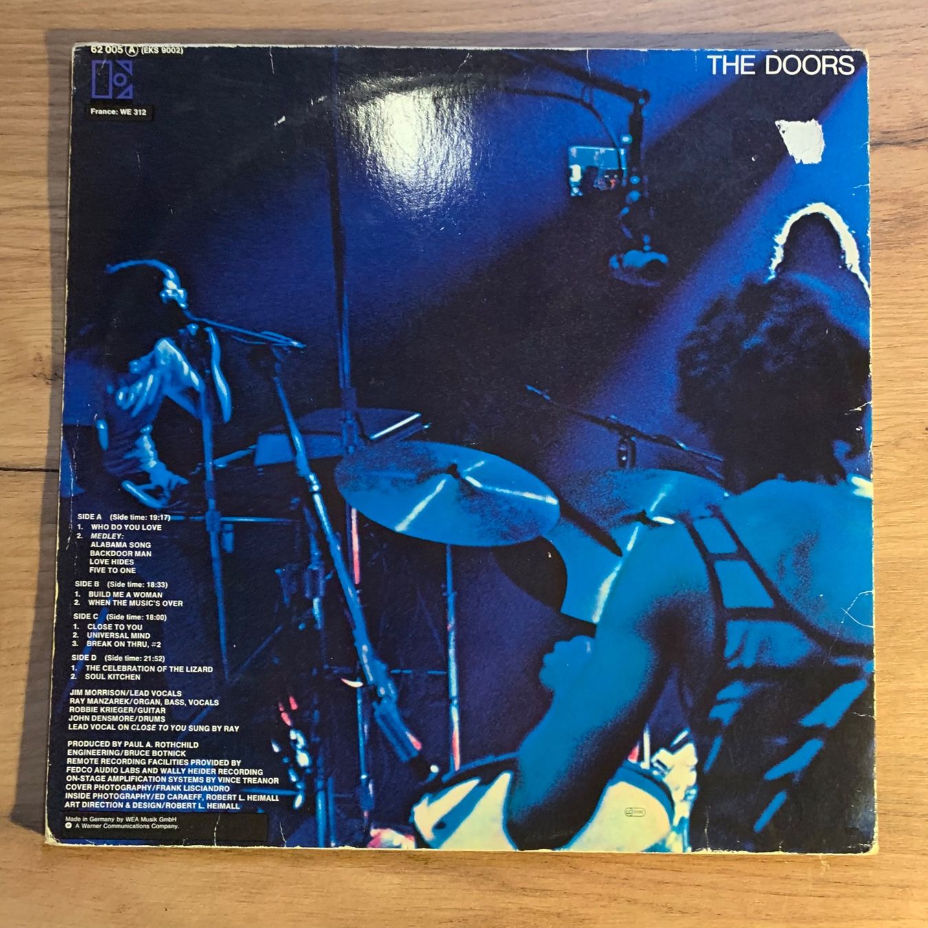 Dischi in vinile: THE DOORS - ABSOLUTELY LIVE...RE GER 1978...VG+/VG+ – Usato da Gals venduto da Diskopatshop 1