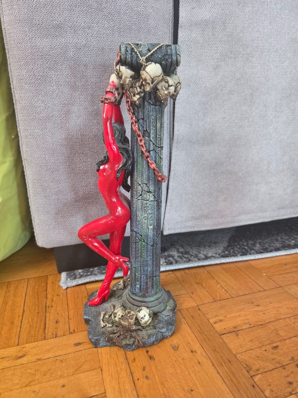 Statuette: Statua gotica di donna in catene – Usato da Pregassona venduto da sig_6v2k 1