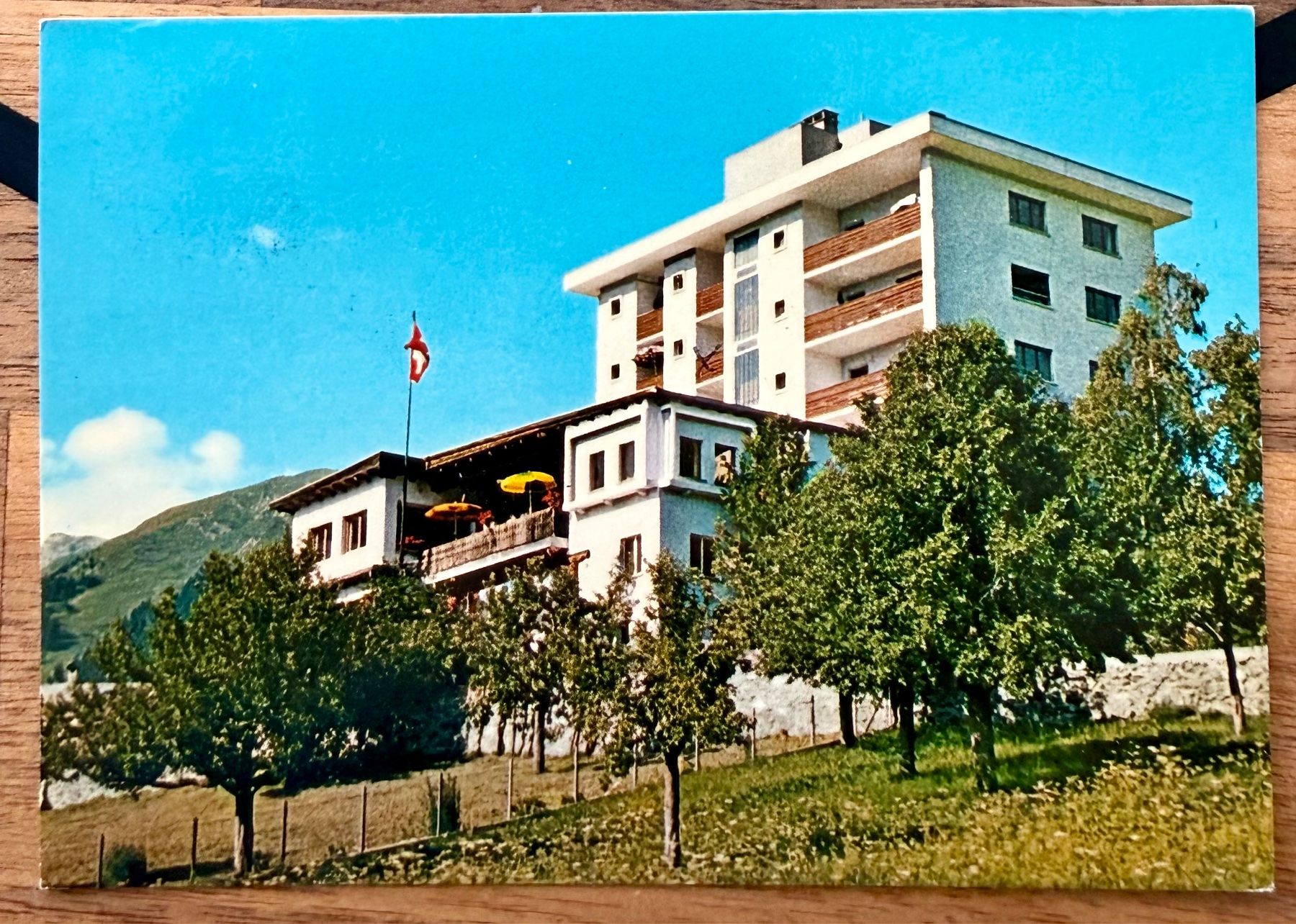 Cartoline postali: Brigels - Hotel Kistenpass – Usato da Lutry venduto da Ediego