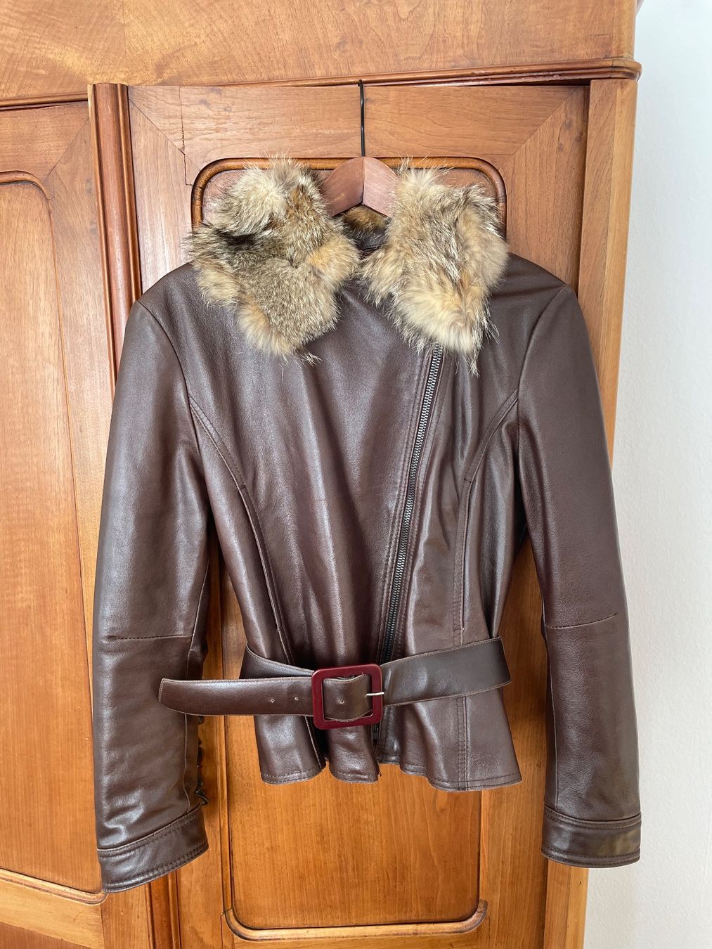 Giacche: Lederjacke mit Pelzkragen, NEU – Usato da Zürich venduto da ElaLeonEla