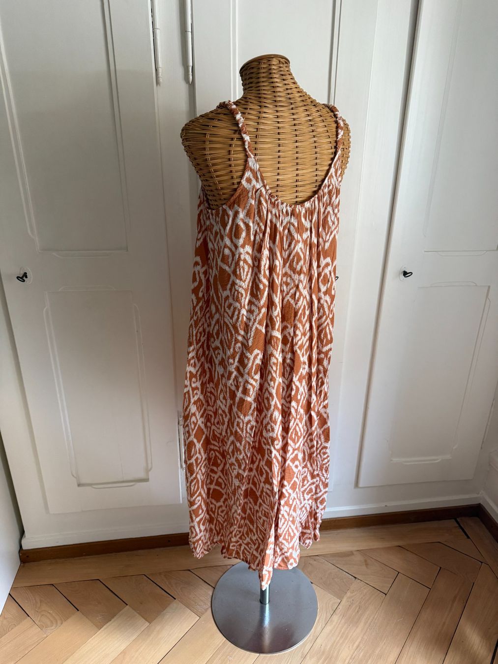 C&A Vestiti: Trägerkleid orangebraun-weiss gemustert 36 – Usato da Zürich venduto da Diazaio 2