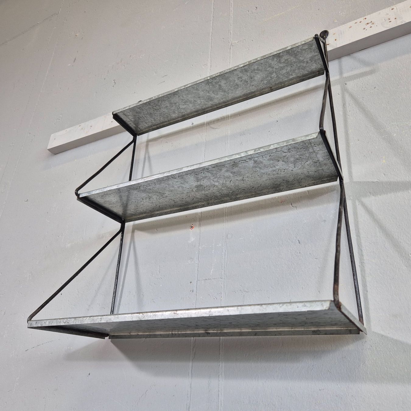 String Scaffali: 70s Industriedesign Stringregal String Regal Shelf Wandregal – Usato da Nottwil venduto da Wondewa-Shop 3
