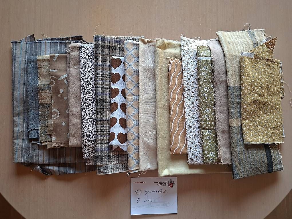 Tessuti: Stoffresten für Patchwork in Herbstfarben – Nuovo e nell'imballaggio originale da Uetendorf venduto da Ladouce 1