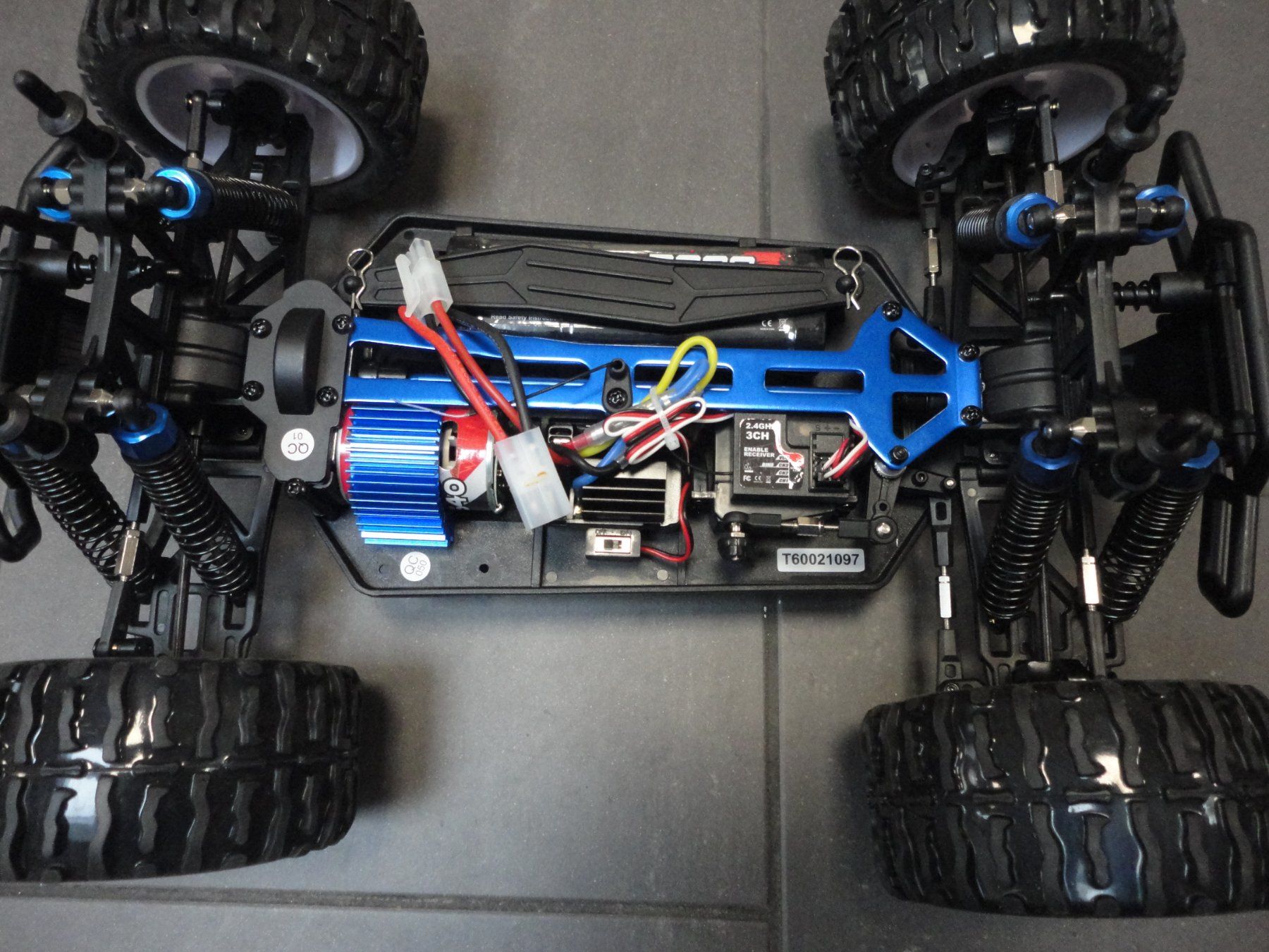 Modellismo RC: Monstertruck 4WD 1:10 komplett-Set – Nuovo e nell'imballaggio originale da Horgen venduto da RcModell 7
