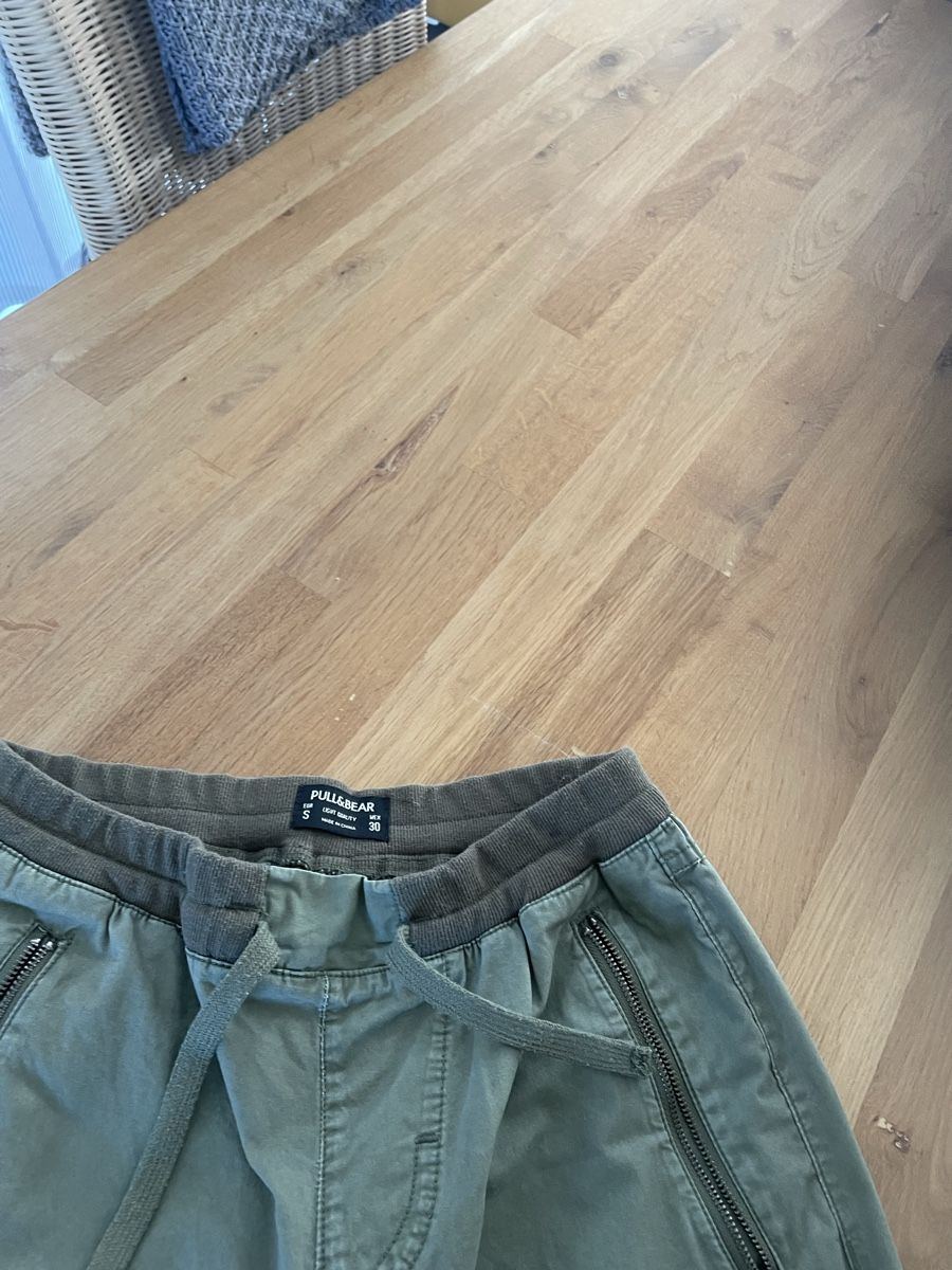 Pull&Bear Pantaloni: Hose Pull&Bear grün mit Reissverschlüssen Grösse S – Usato da Dübendorf venduto da jlu_r7hz 3