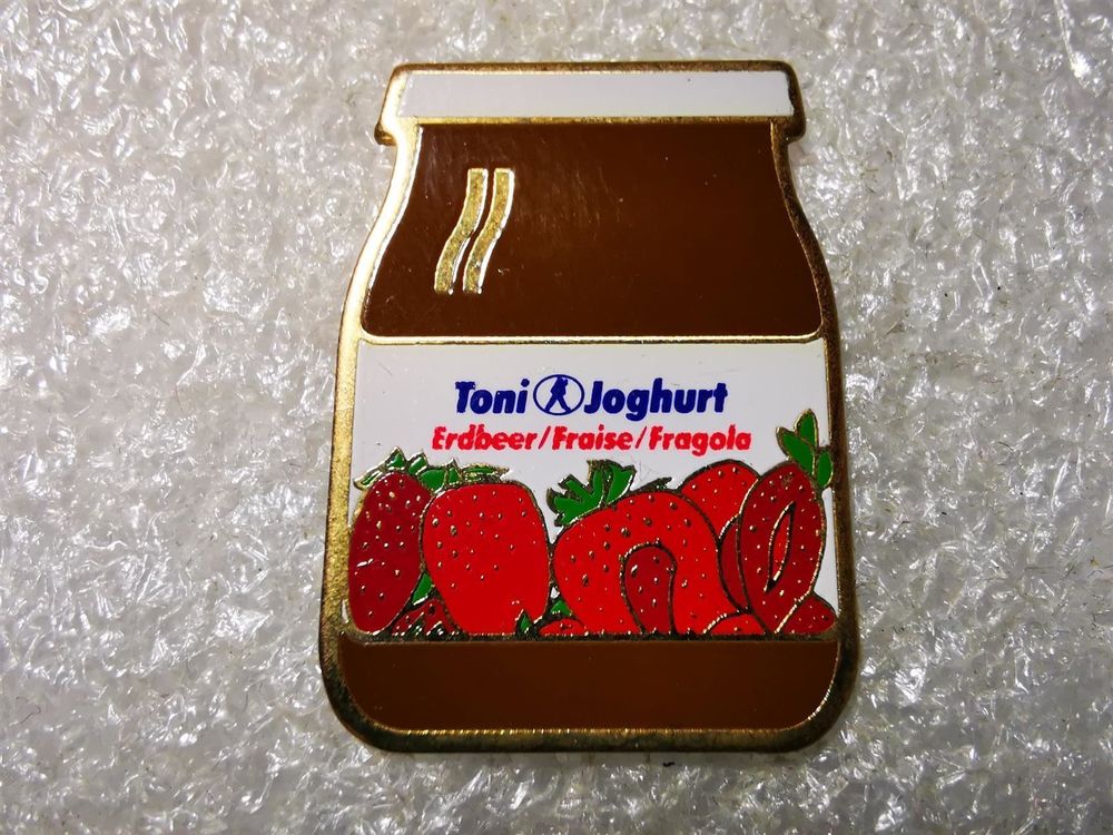 Ansteckpin: Toni Joghurt Erdbeere | Kaufen auf Ricardo