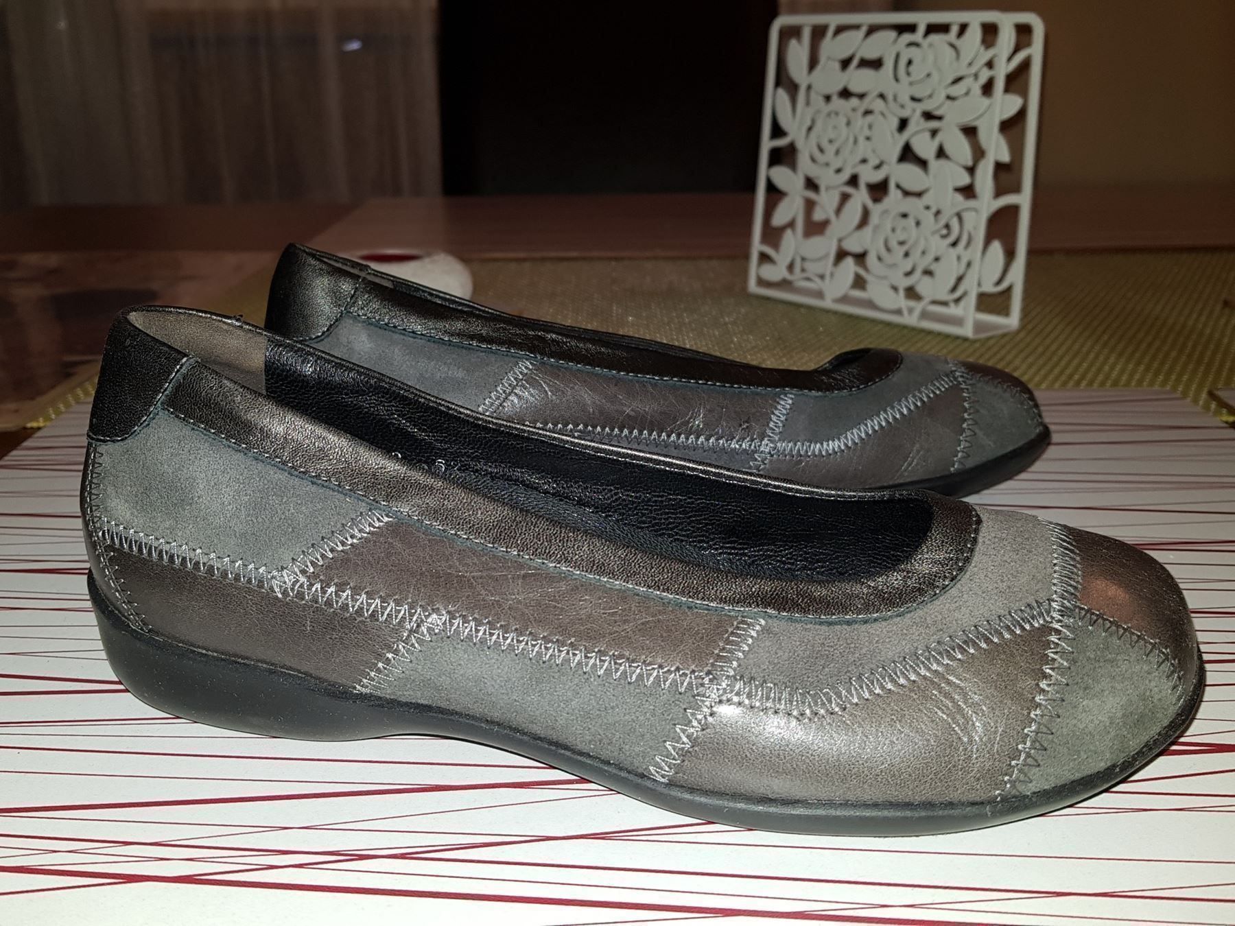Scarpe da donna: LADYSKO Chaussures / Schuhe pointure / Nummer 36 – Usato da Cossonay-ville venduto da Super-Price-Quality 2