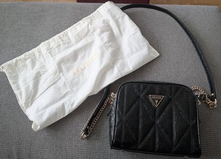 Schicke Guess Tasche, schwarz, neuwertig - ein Schnäppchen!