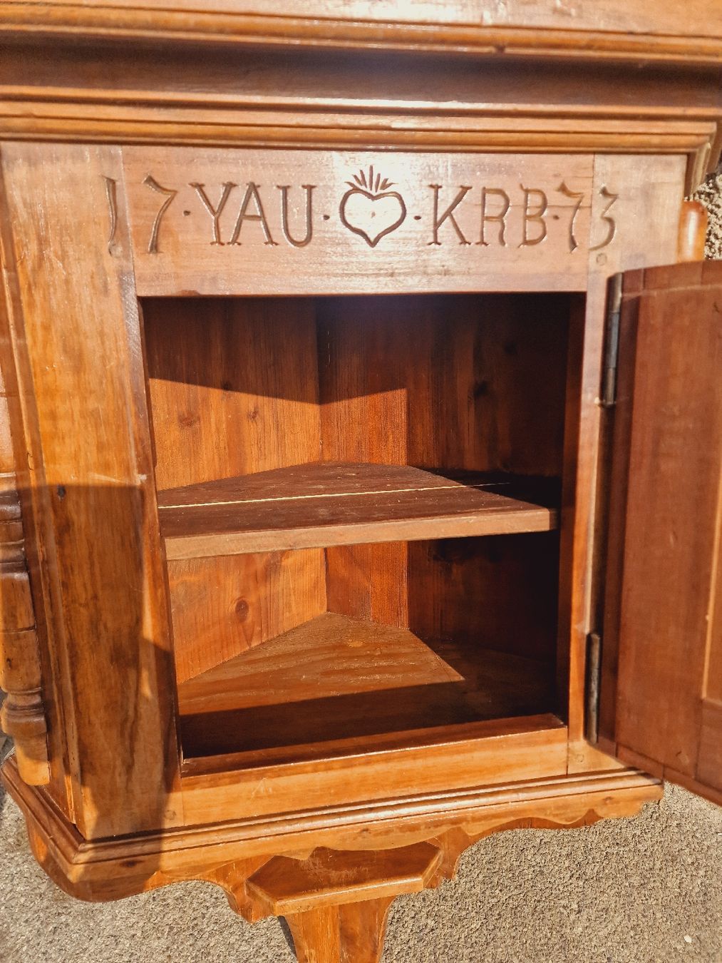 Armadi: Armoire d'angle ancienne – Usato da Lausanne venduto da ama_2fz8 2