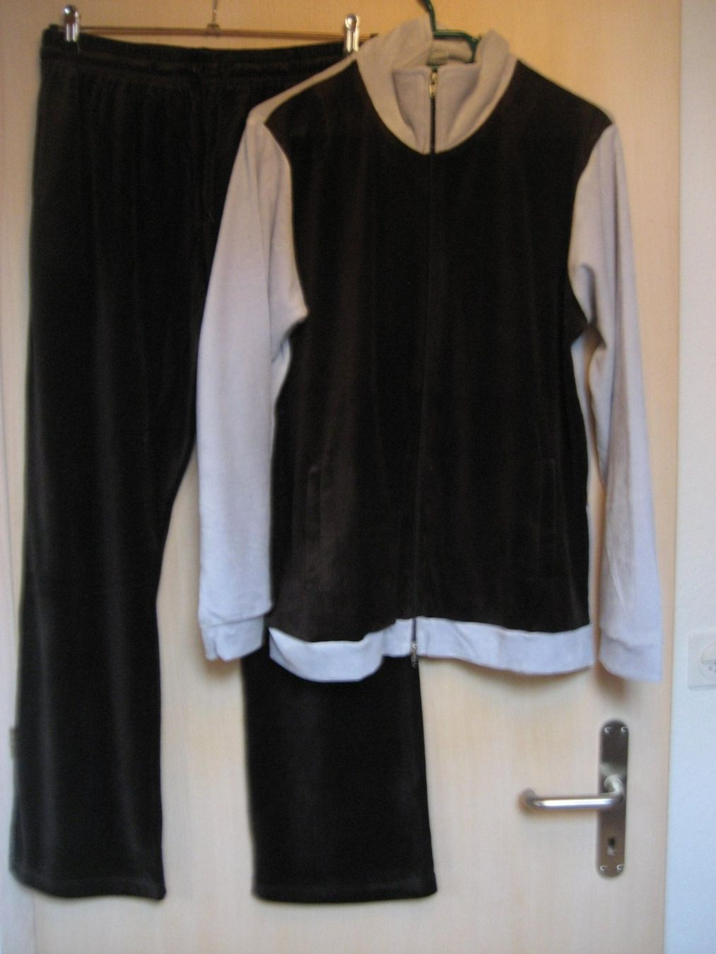 Lotti di vestiti: Ensemble velours doux homme taille M neuf – Nuovo e nell'imballaggio originale da Delémont venduto da marryb