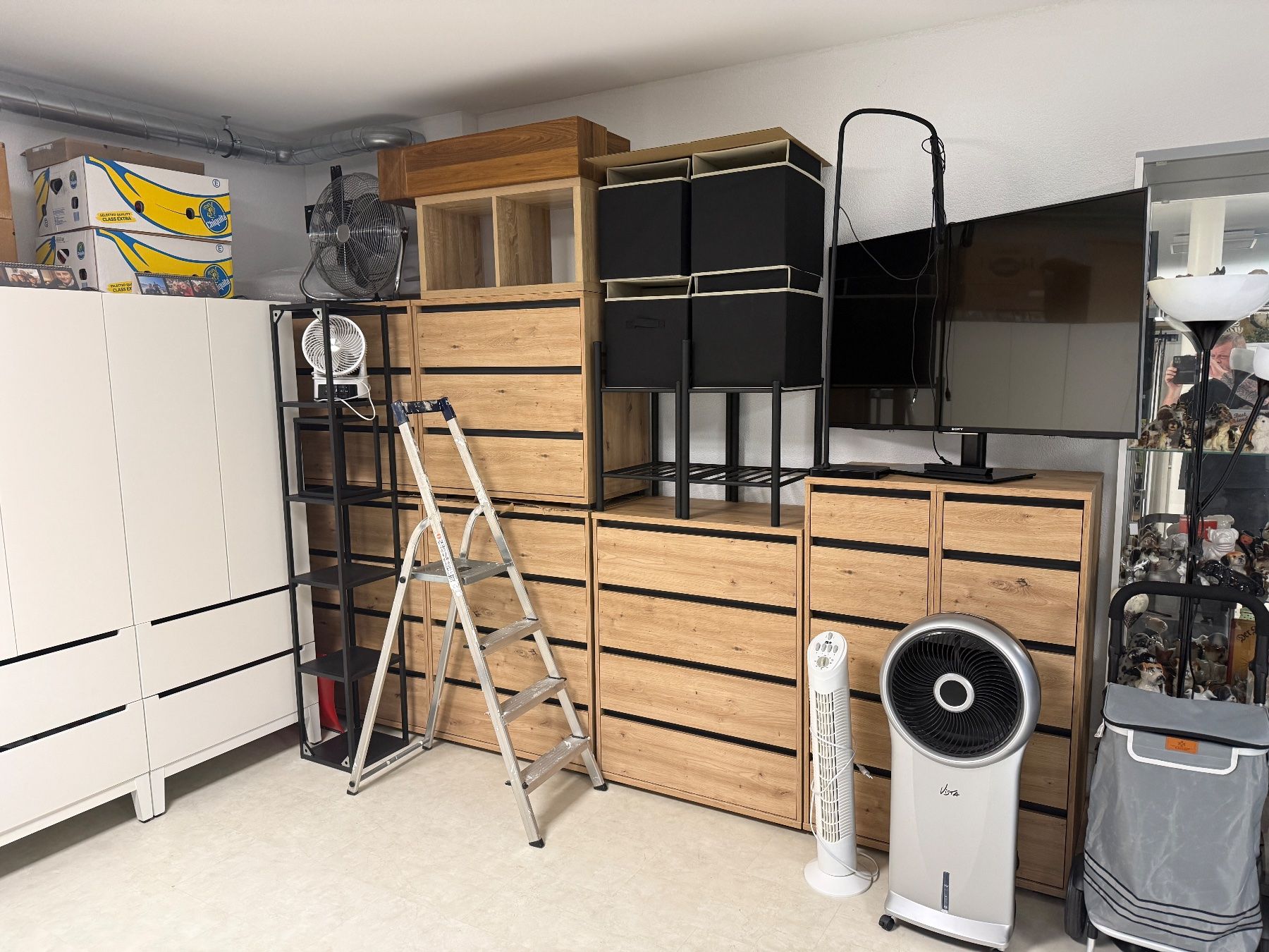 Commodes: Kommode mit 5 Schubladen in Eichefarben – D'occasion à Hausen AG par piccadilly62 1