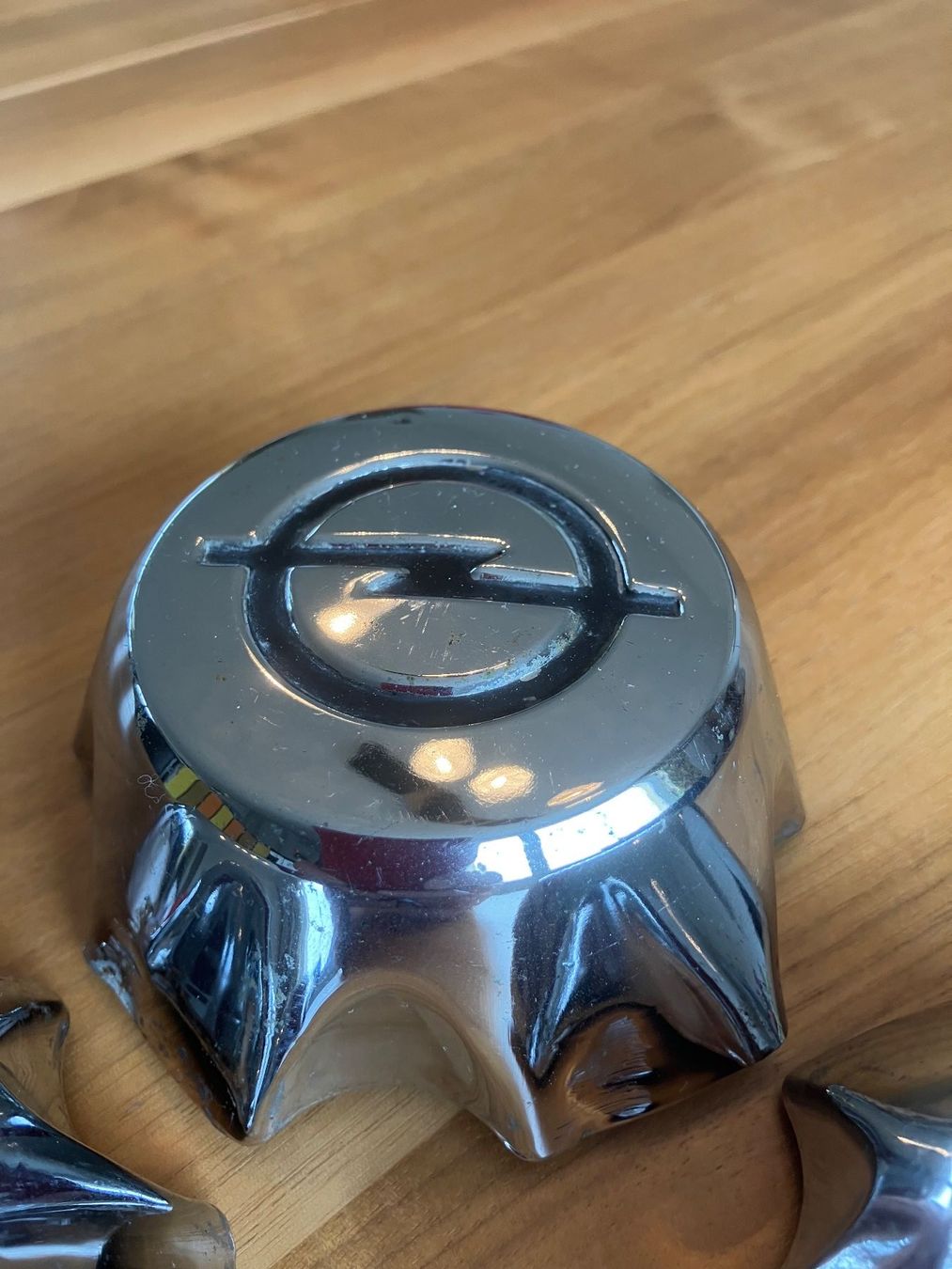 Opel Tutti pezzi di ricambio auto: Opel Radkappen, 3 Stk. Oldtimer, guter Zustand – Usato da Dintikon venduto da 51rh 2