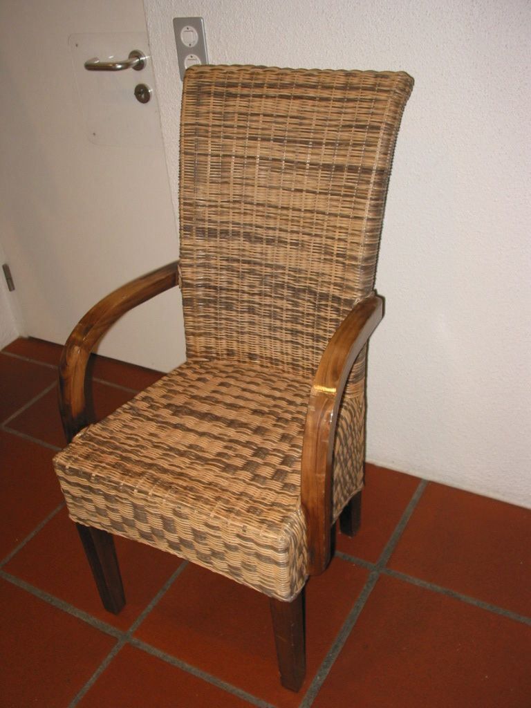 Stühle: Flechtstuhl, Stuhl mit Armlehnen – Gebraucht aus Rickenbach SZ von Frickler