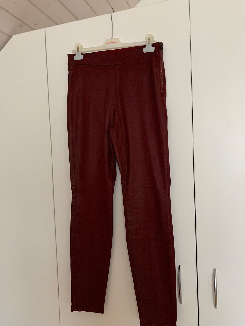Marc Cain Pantaloni: Marc Cain - beschichtete Hose – Nuovo (secondo la descrizione) da Geuensee venduto da Gagisi