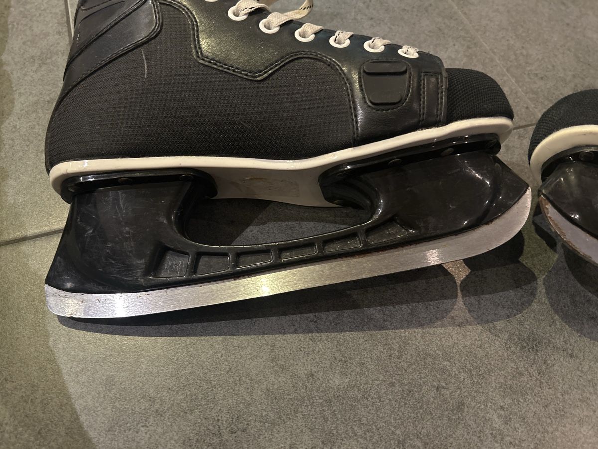 Pattini da ghiaccio: Schlittschuhe Adventure Pro, Grösse 46 – Usato da Mühledorf SO venduto da Dania77 7