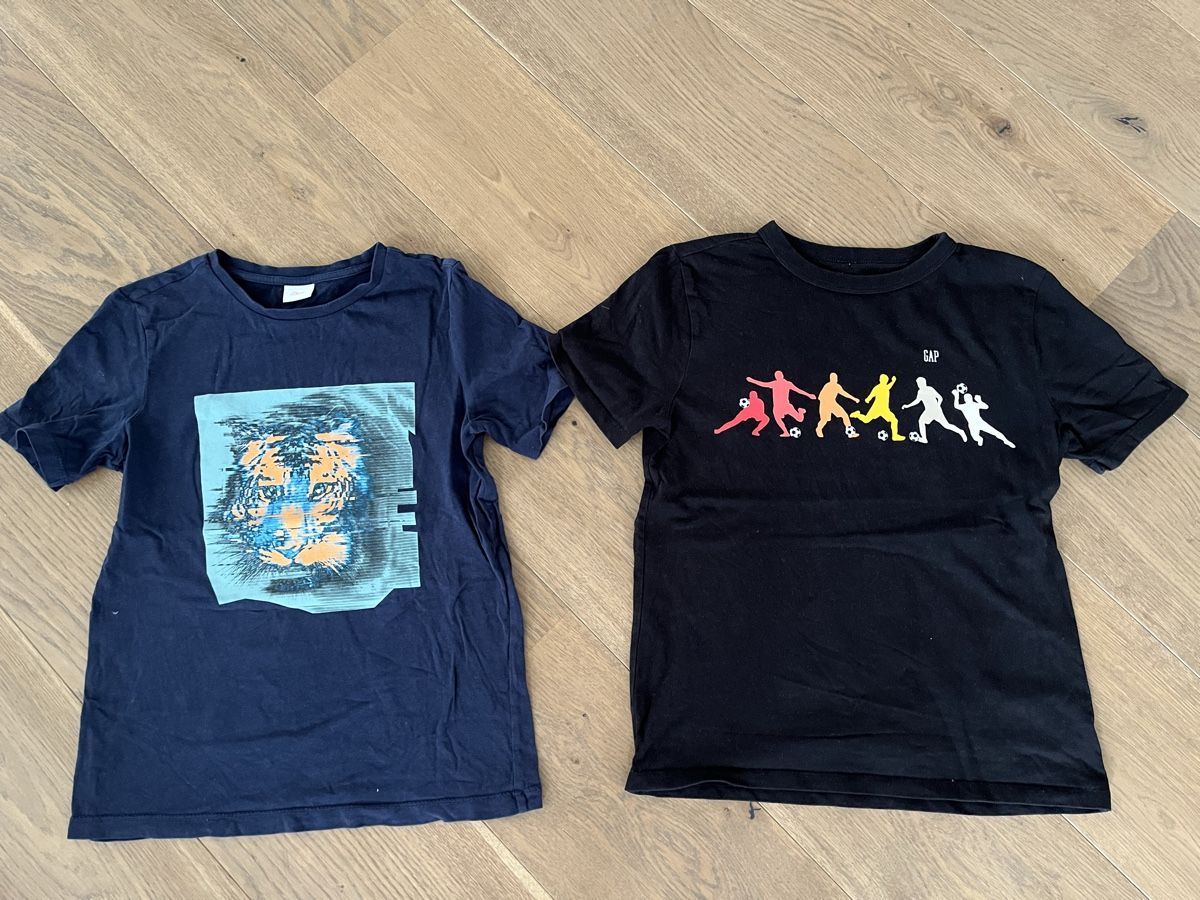 Gap Camicie, T-shirt & Polo: 2 T-Shirts Grösse 140 Gap / S.Oliver – Usato da Küttigen venduto da csei
