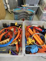 Hot Wheels Rennstrecken und Parkhaus Konvolut guter Zustand
