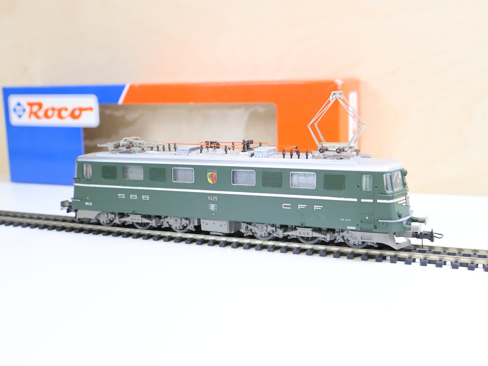 Roco Modellini di ferrovie: ROCO SBB Ae 6/6 E-Lok "Genf" 43696 - Top Modell H0 – Usato da Winterthur venduto da Monstera