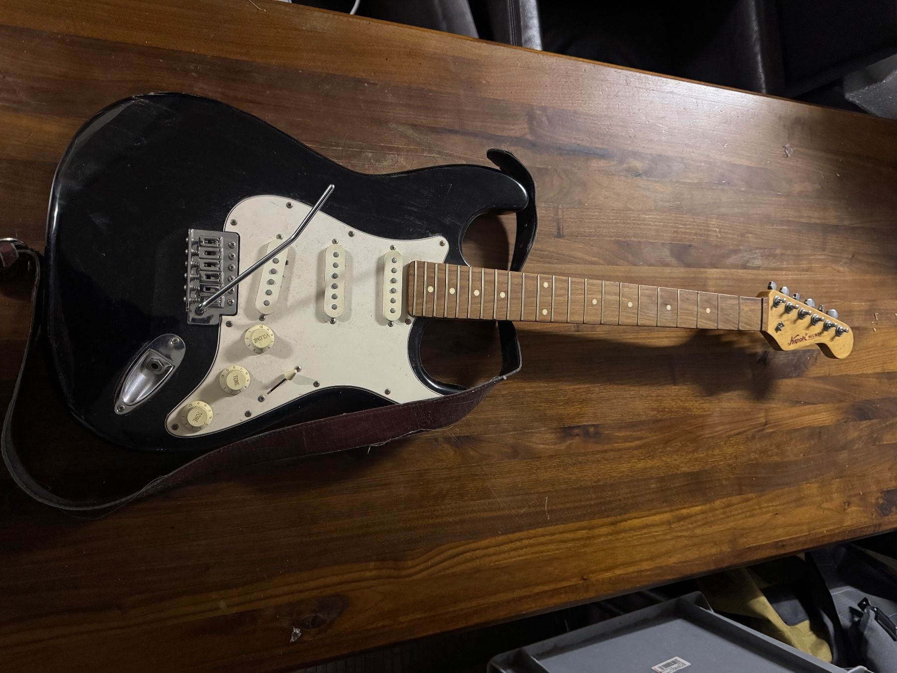 Strumenti musicali: E-Gitarre Kapok MEG 9011 – Usato da Zürich venduto da Zuerich_Seebach