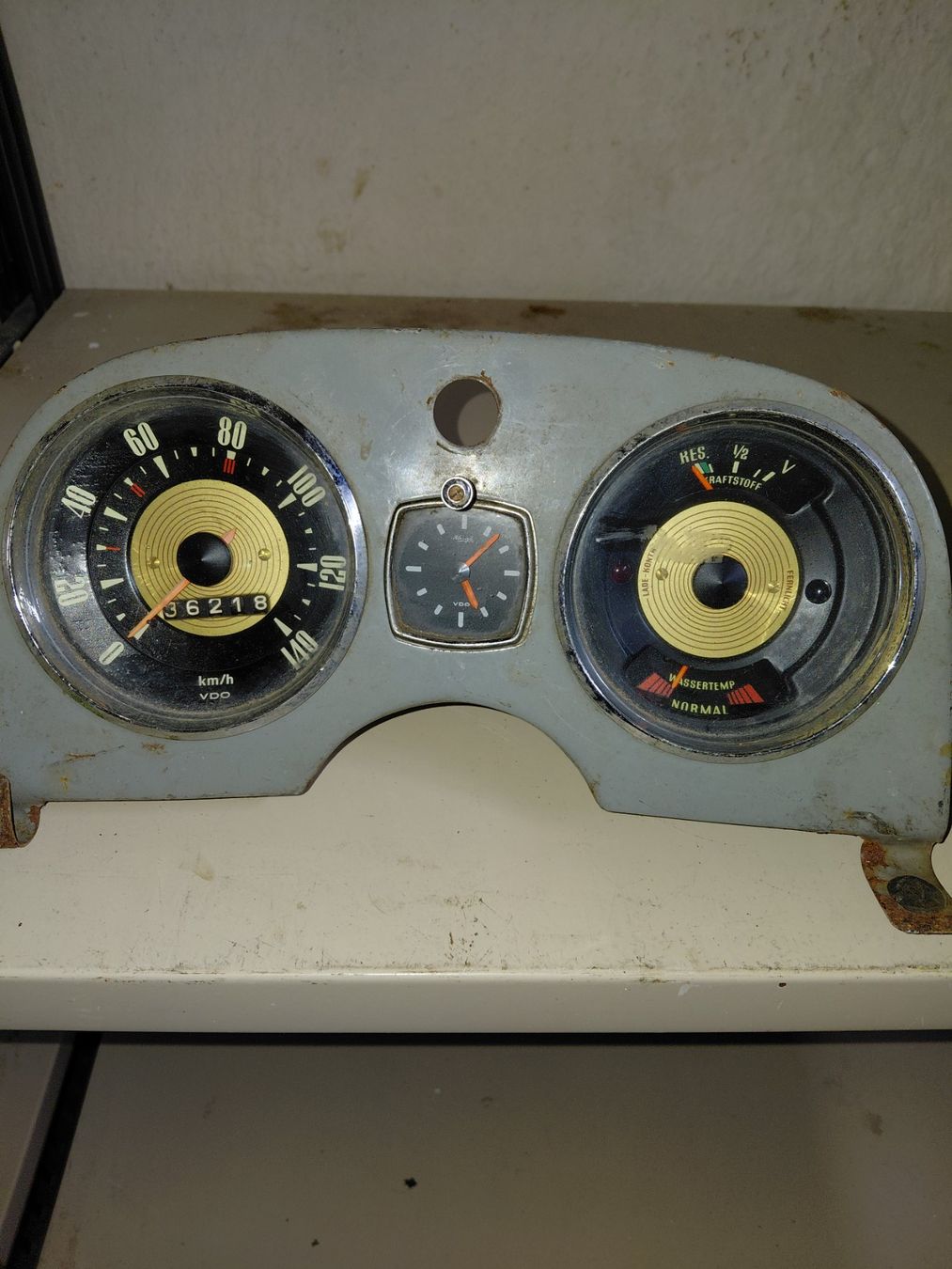 DKW Tutti pezzi di ricambio auto: Tachymètre DKW – Usato da Noiraigue venduto da pel_ny7d