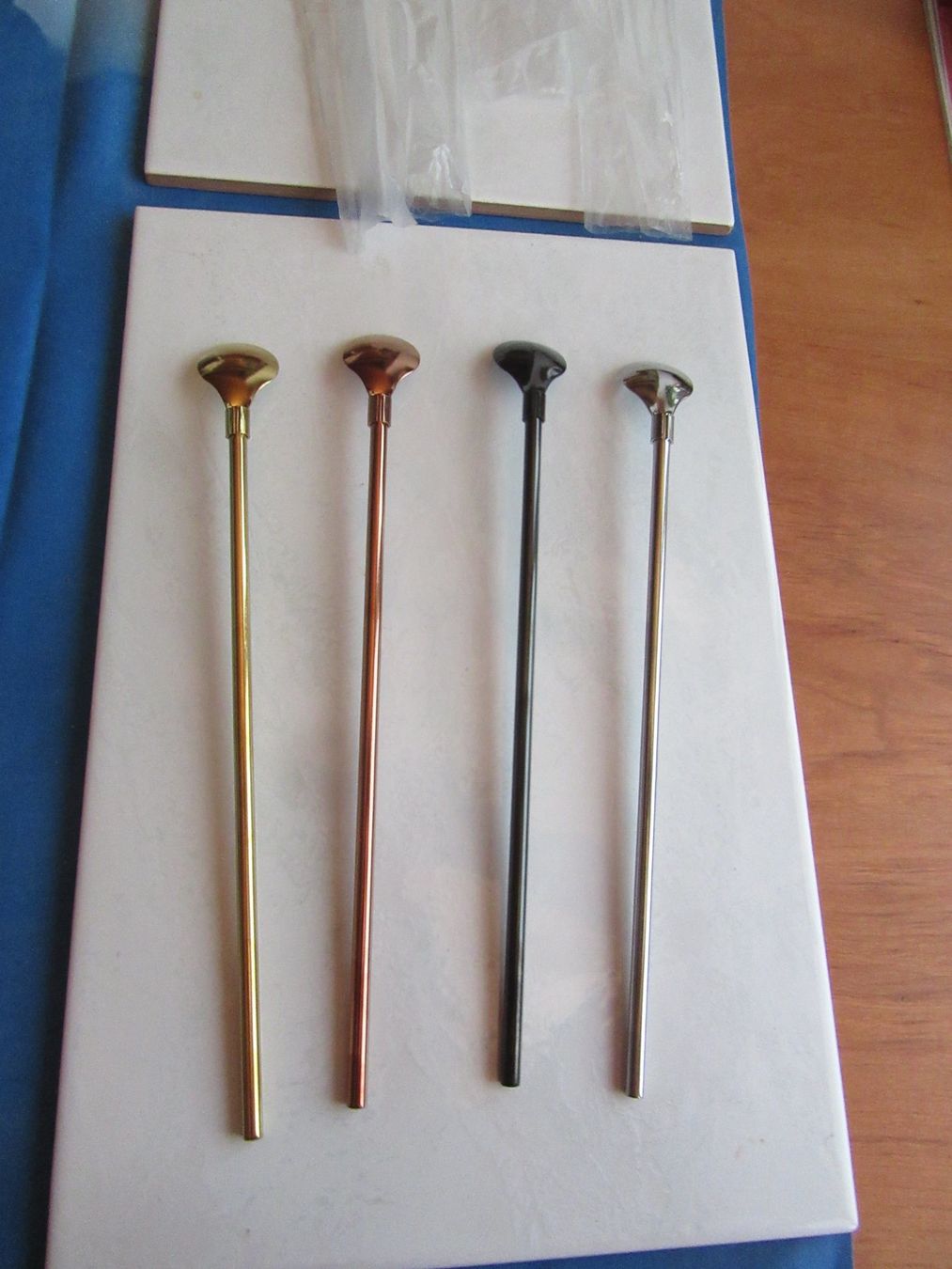 Cucchiai: Löffel mit Trinkhalm, 4 Stück, 4 Farben – Nuovo e nell'imballaggio originale da Wattwil venduto da wampi 2