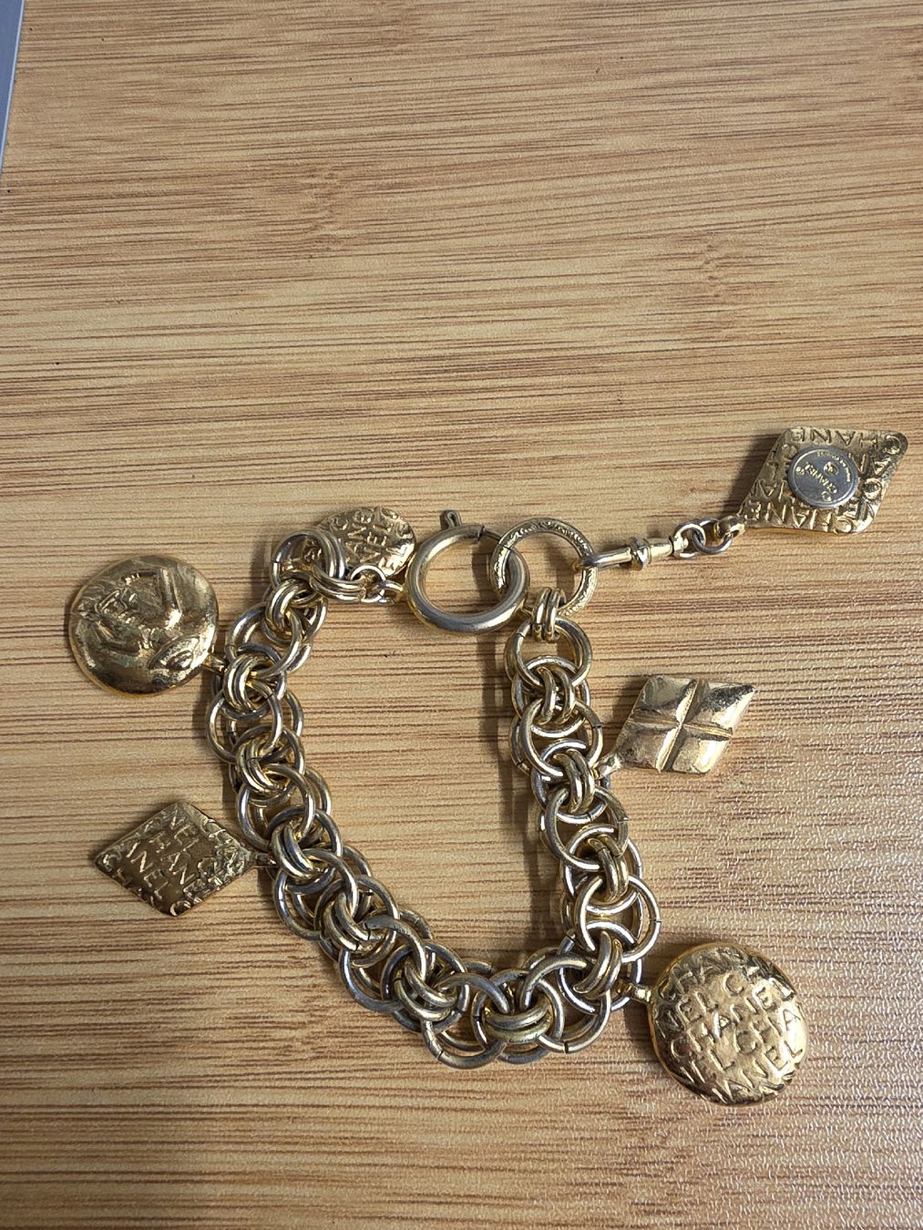 Chanel Bracciali & Braccialetti: Bracelet CHANEL – Usato da Val-d'Illiez venduto da AntiqueG 1