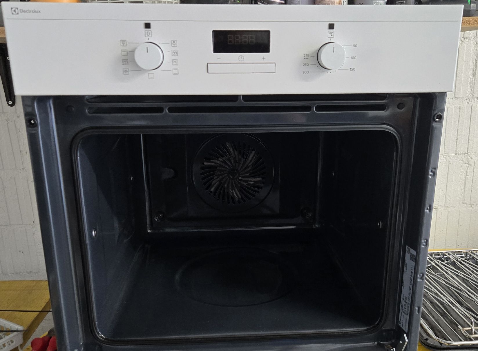 Electrolux Backöfen: Einbaubackofen Electrolux weiss Typ 71 ACA 01 DB EB6L40WE. – Gebraucht aus Rümlang von Idre 1