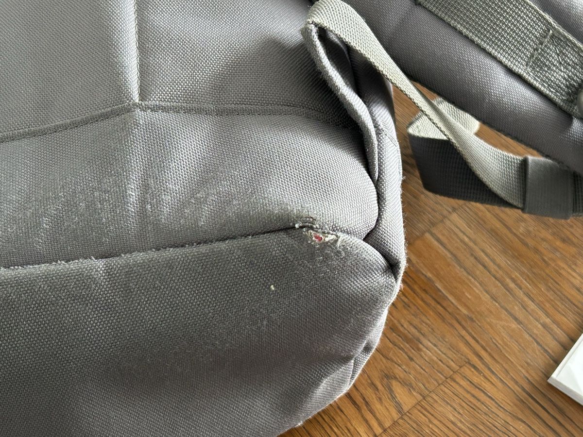 Herschel Zaini: Herschel Rucksack Grau mit Lederdetails – Usato da Wolhusen venduto da eve_m6cg 5