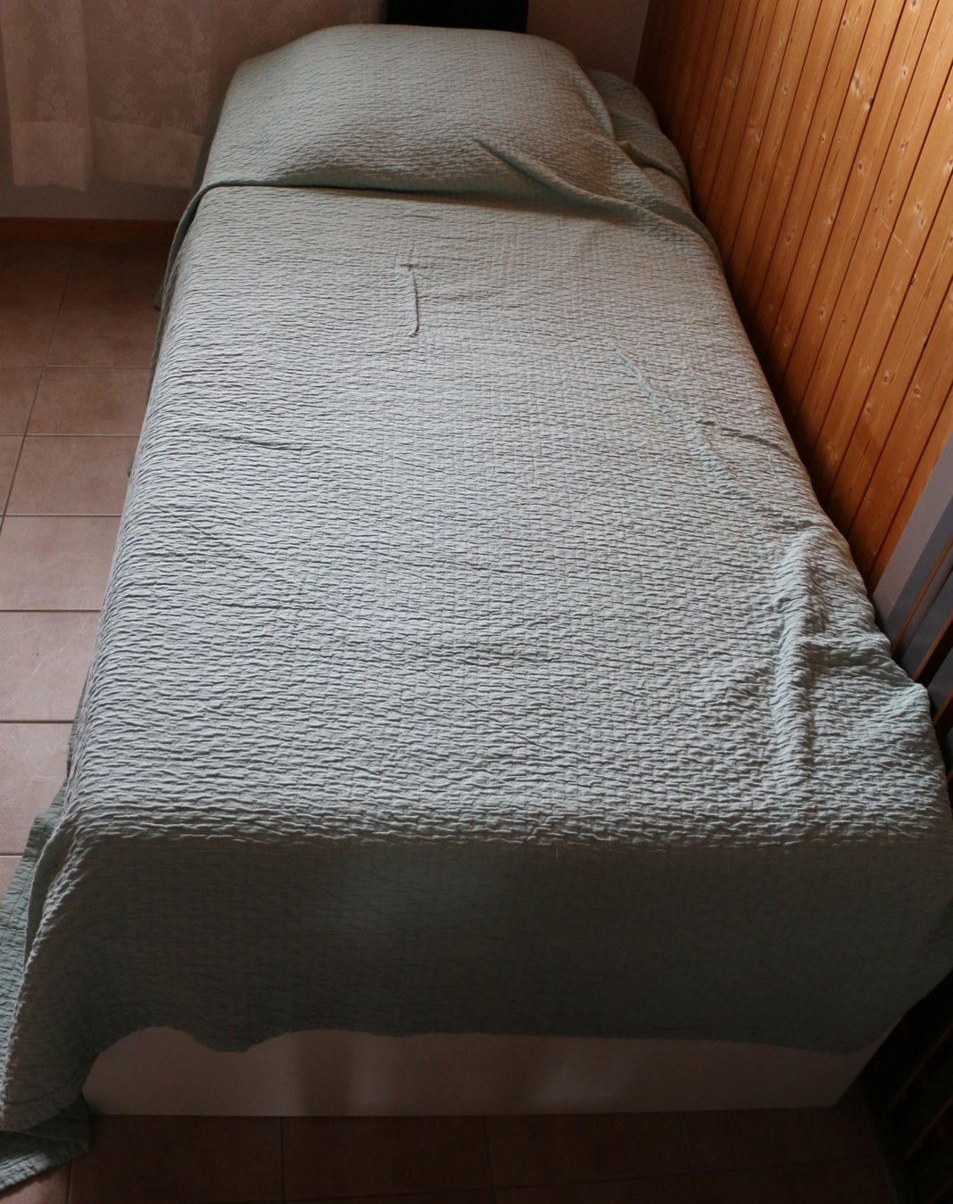 Betten: Bettgestell mit Unterbett – Gebraucht aus Meisterschwanden von the_p9l8