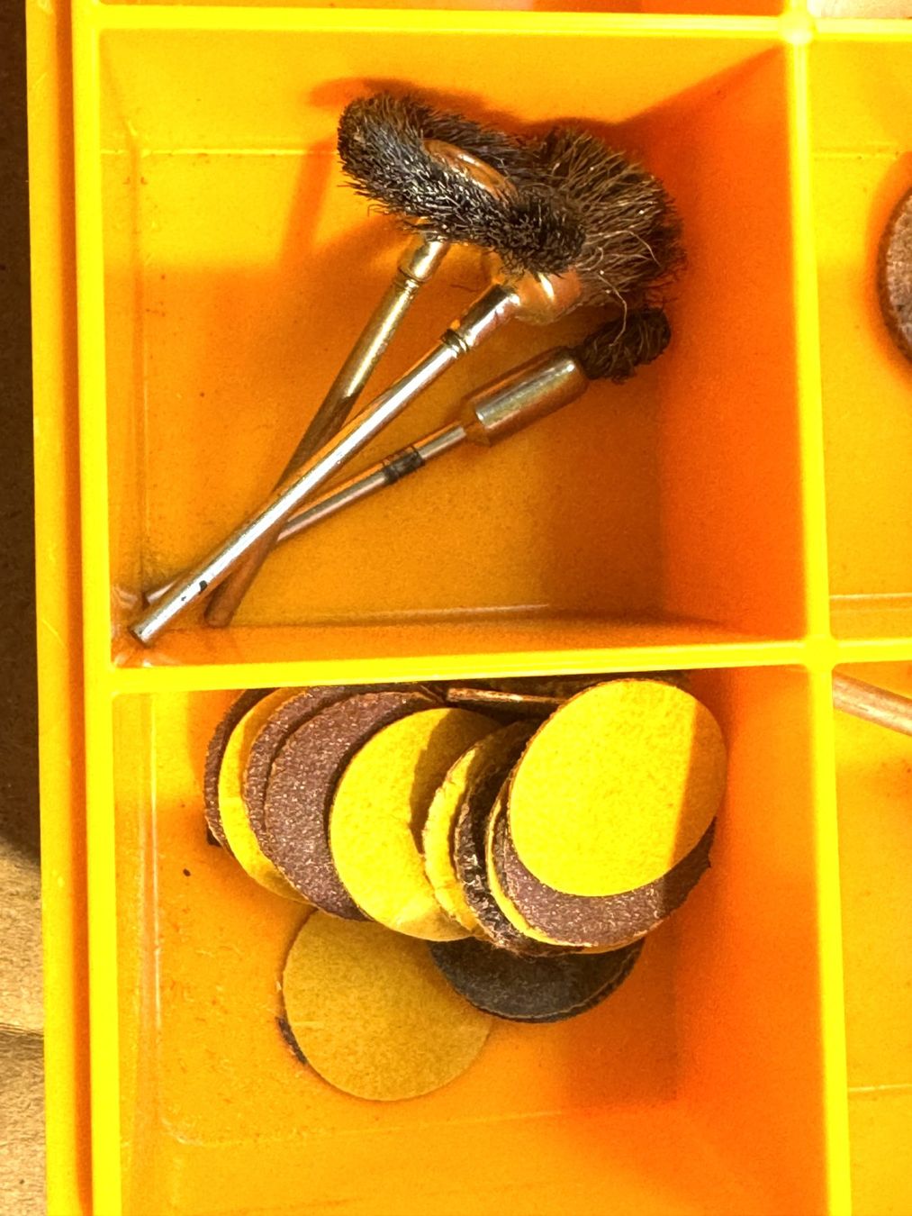 Tutti gli attrezzi: Assortiment d'accessoires pour modélisme – Usato da Tatroz venduto da DanielCut 7