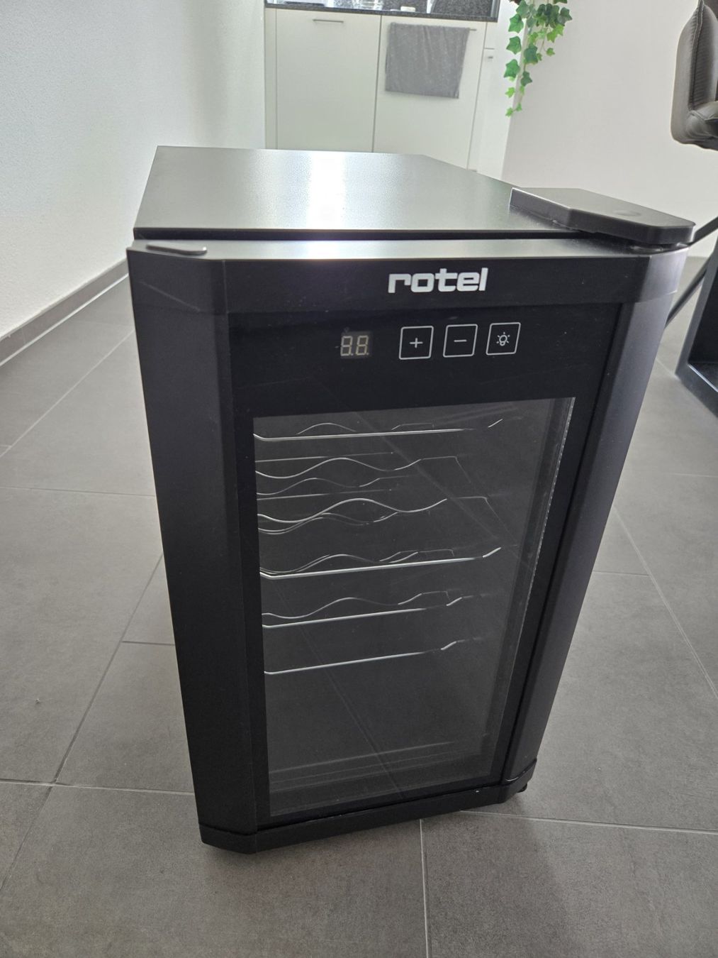 Altro: Rotel Weinkühler - Leichte Gebrauchsspuren – Usato da Sattel venduto da Saj3s 3