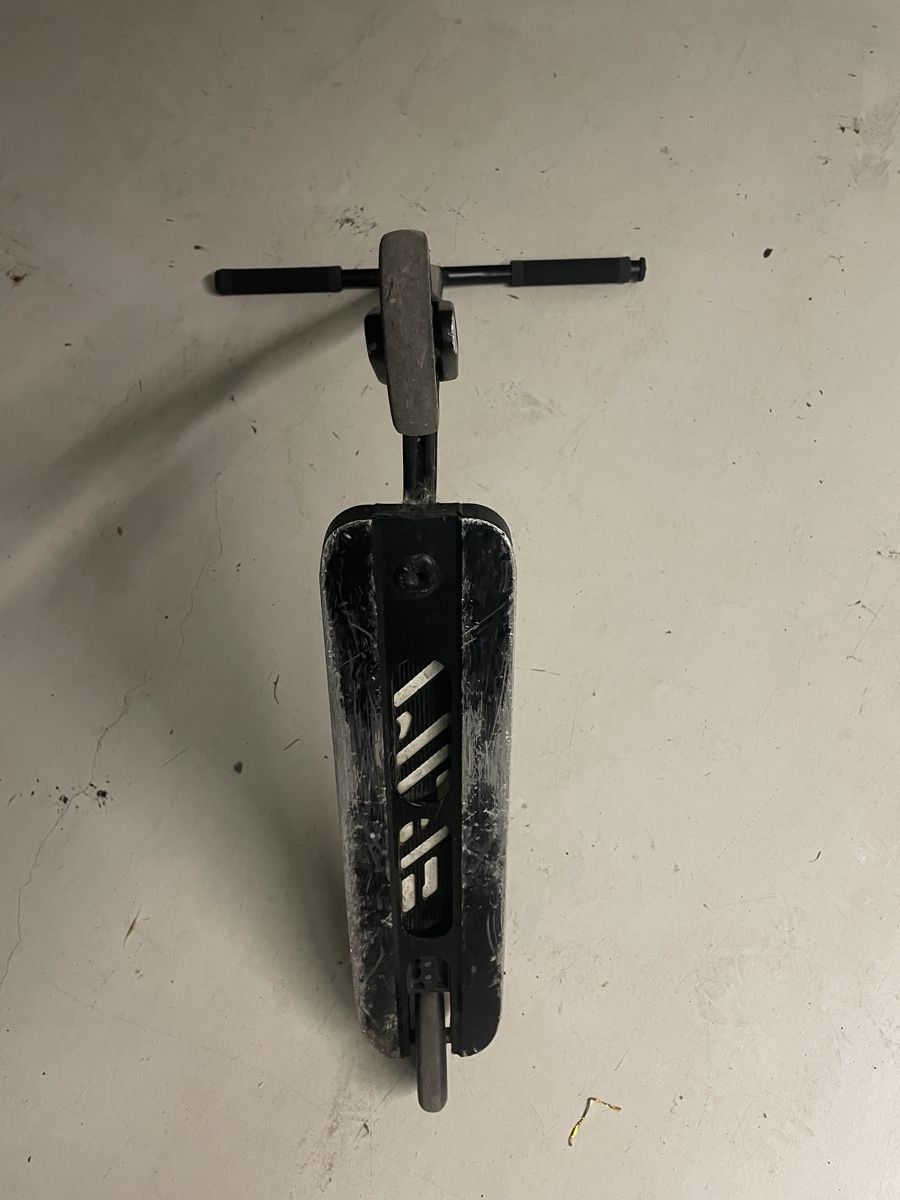 Kickboard: MGP Scooter – Usato da Sulgen venduto da ced_8cvf 4
